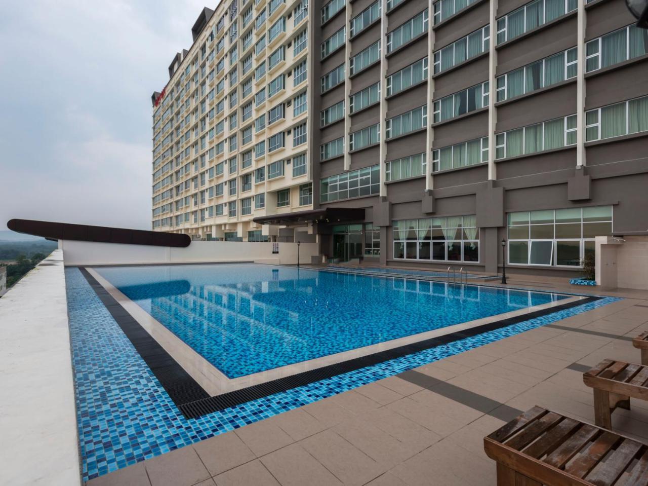 Hotel Holmes Gp Nusajaya  Exterior foto