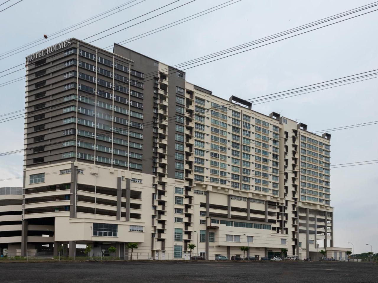 Hotel Holmes Gp Nusajaya  Exterior foto