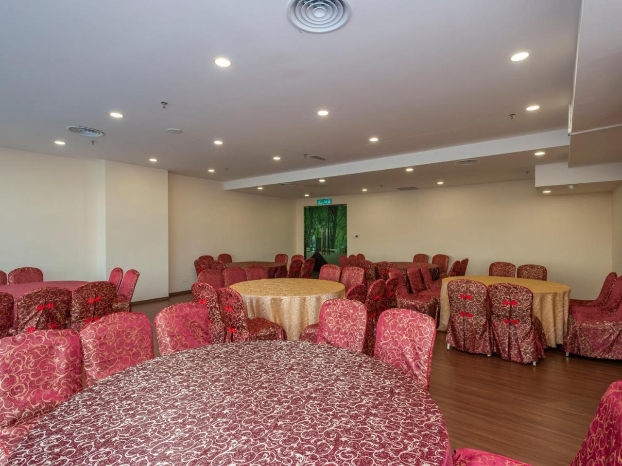 Hotel Holmes Gp Nusajaya  Exterior foto